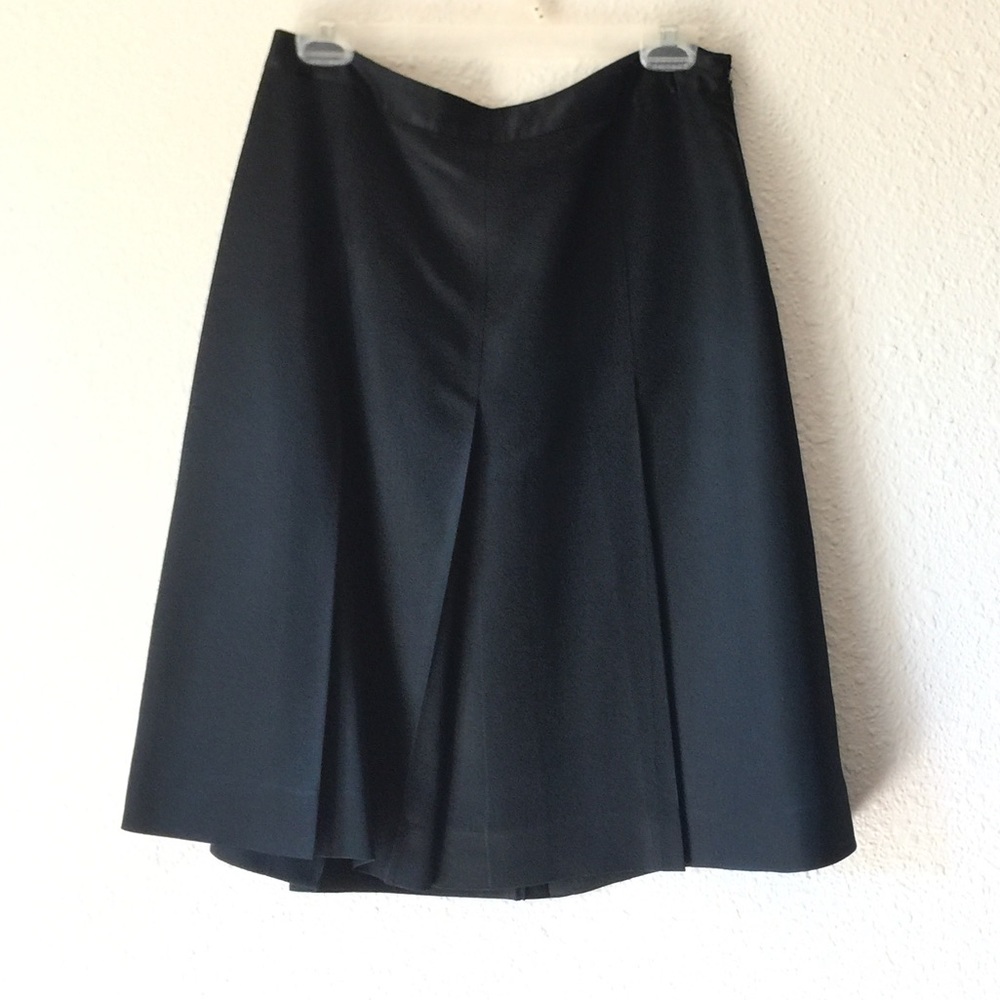 Banana Republic Black Silk Skirt w/Drop Pleats